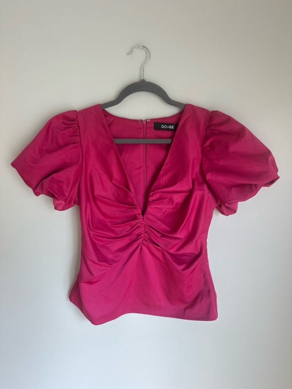 Do + Be Deep V Puff Sleeve Top Hot Pink Size Medium Short Sleeve Dressy Top